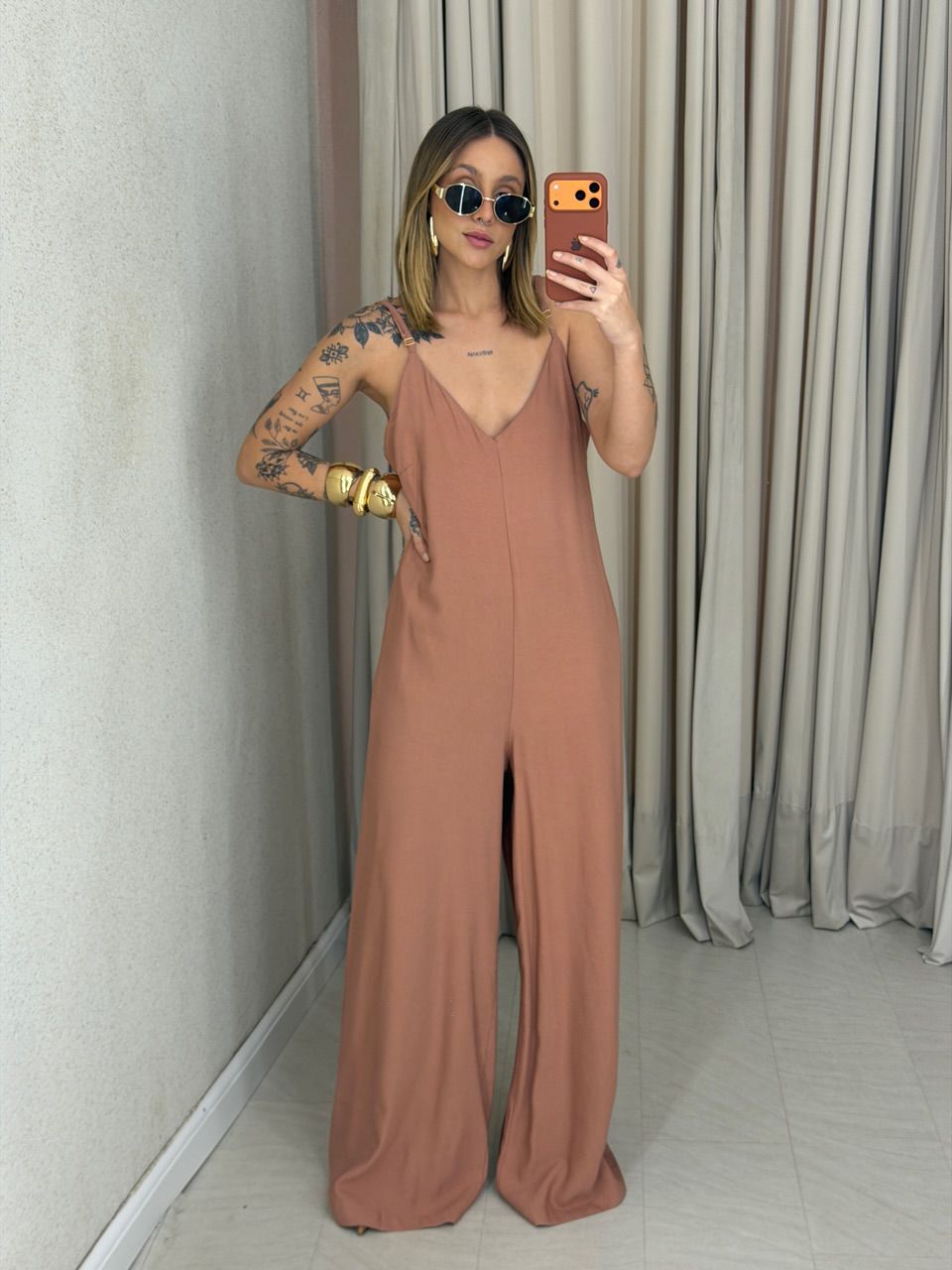 MACACÃO JOYCE ALCINHA CAPUCCINO 