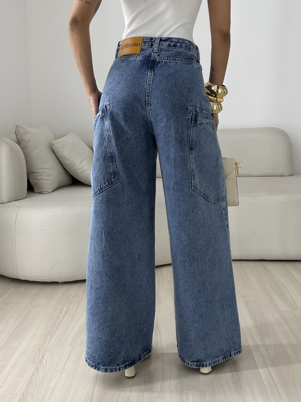 CALÇA VITÓRIA BOLSOS JEANS MÉDIO