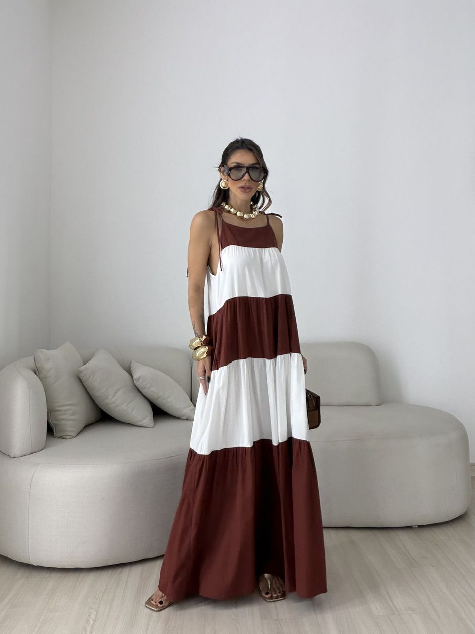 VESTIDO JANAÍNA ALCINHA CAFÉ - 0080160160 - CAROLLA FERRARO
