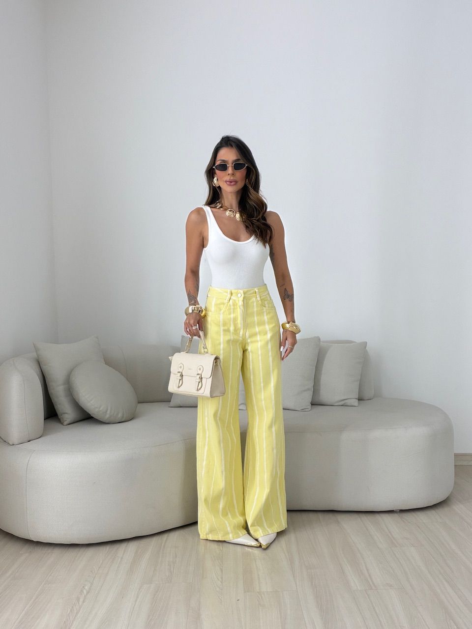 CALÇA LUDMILA LISTRAS AMARELA