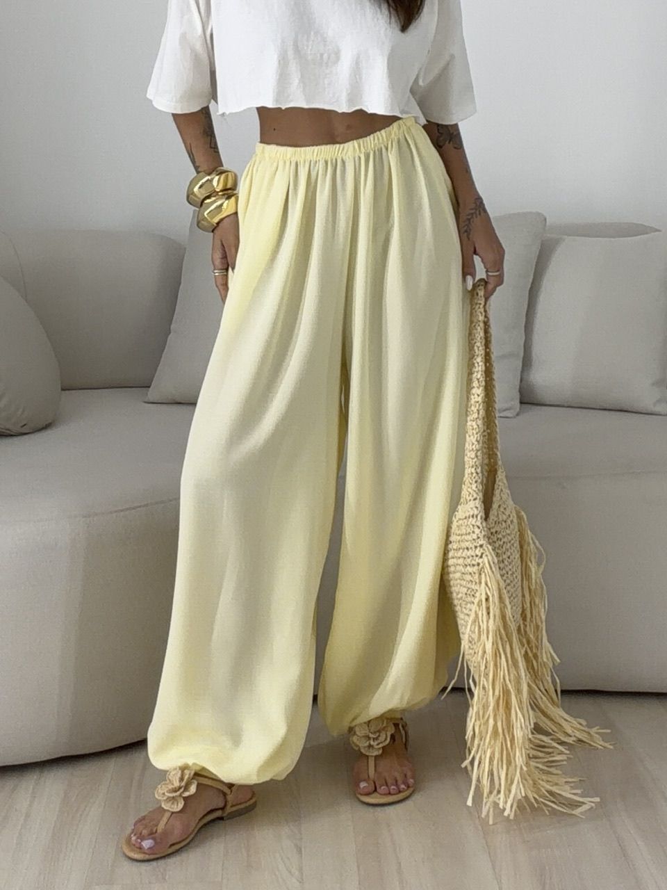 CALÇA MARIA VITÓRIA ALADIM AMARELA - 0081210112 - CAROLLA FERRARO