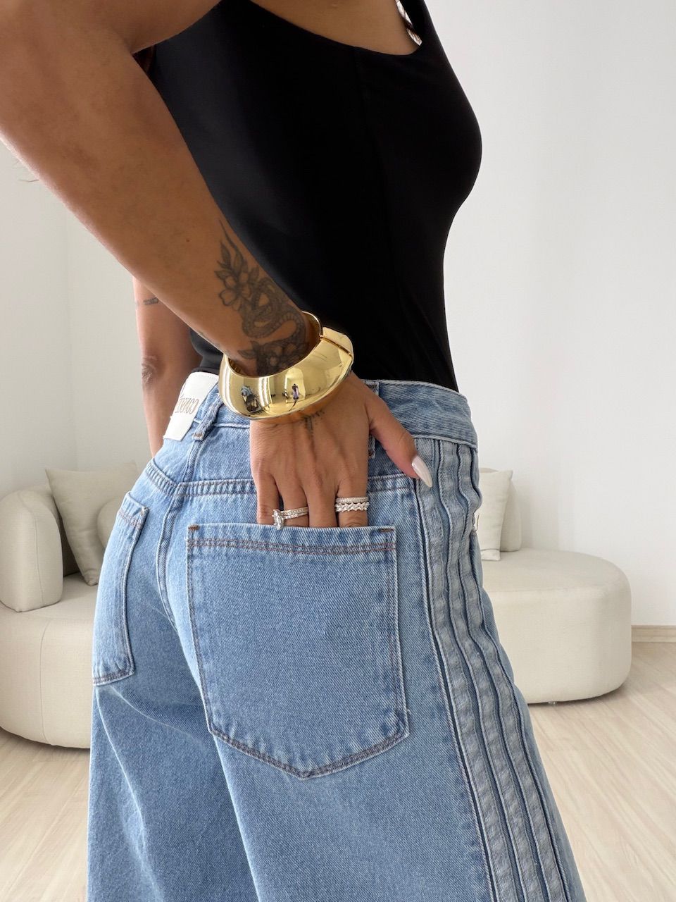 CALÇA TACIANE LISTRAS LATERAIS JEANS CLARO