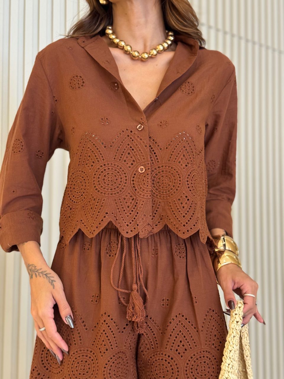 CONJUNTO SANDRA CAMISA SHORT MARROM