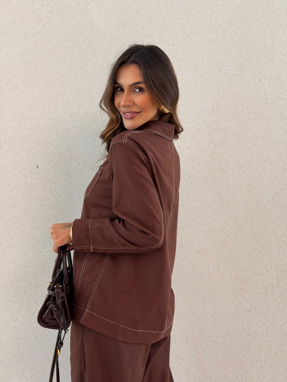 CAMISA DAIANA BOLSOS CAFÉ