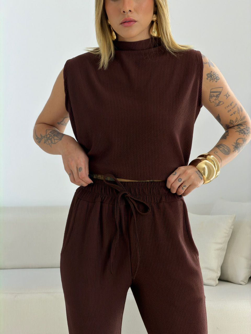 CONJUNTO MILENA BLUSA CALÇA MARROM