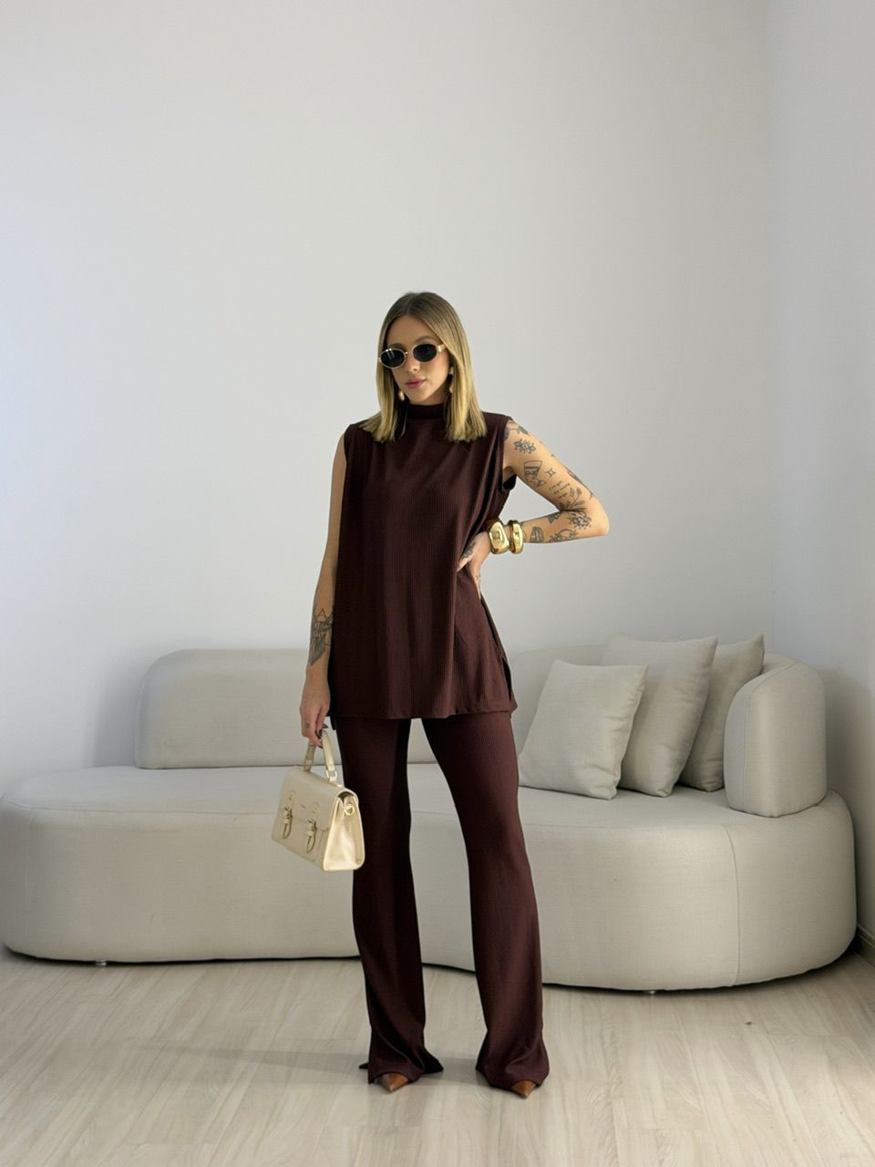 CONJUNTO MILENA BLUSA CALÇA MARROM