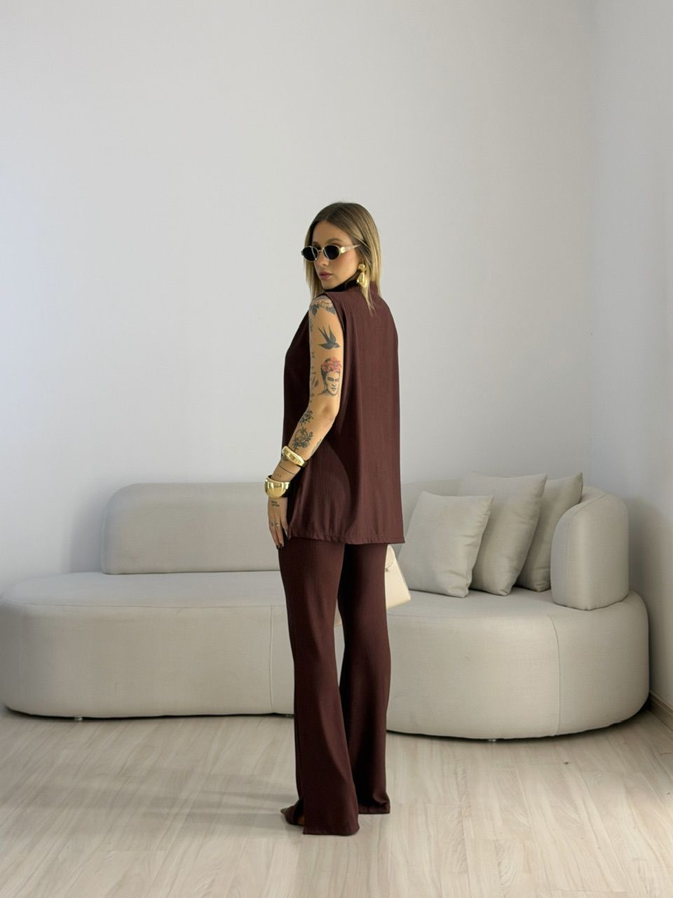 CONJUNTO MILENA BLUSA CALÇA MARROM