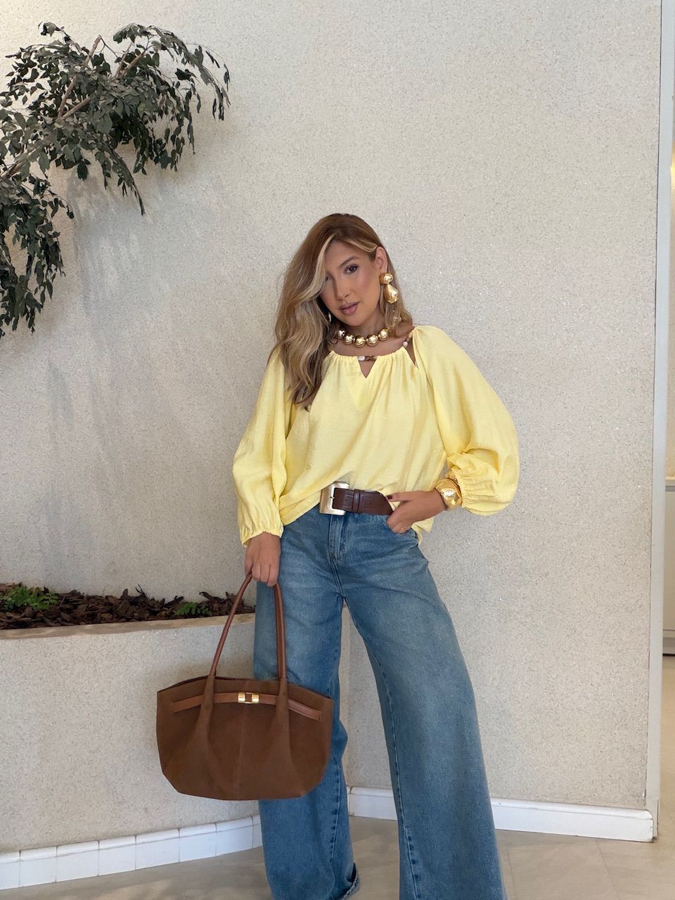 BATA NEUSA GOLA AMARELA