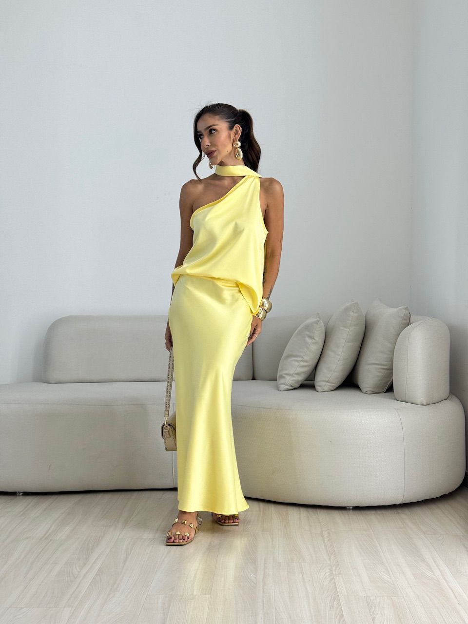 BLUSA LORENA NULA MANGA AMARELA