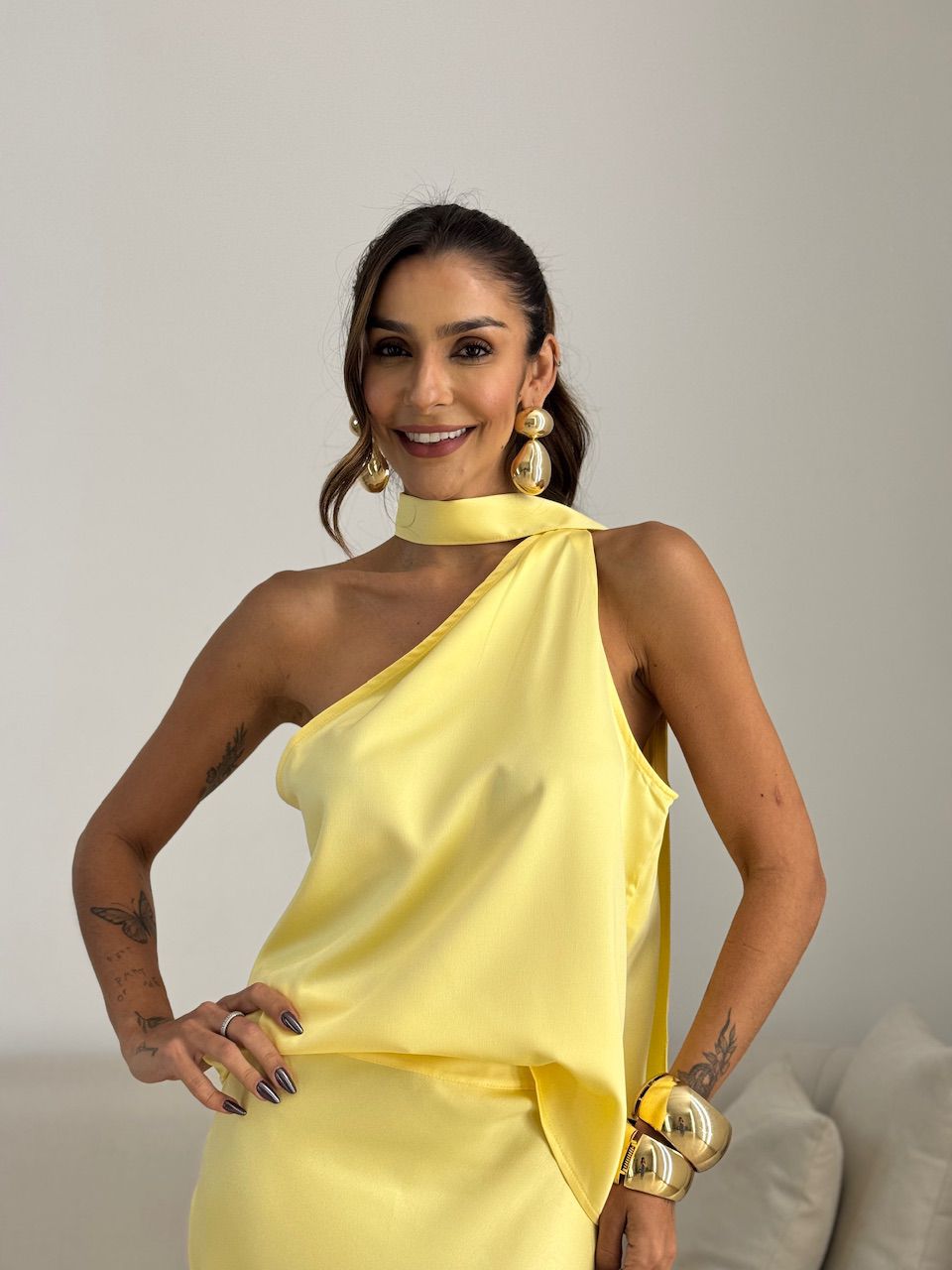 BLUSA LORENA NULA MANGA AMARELA - 0072470112 - CAROLLA FERRARO