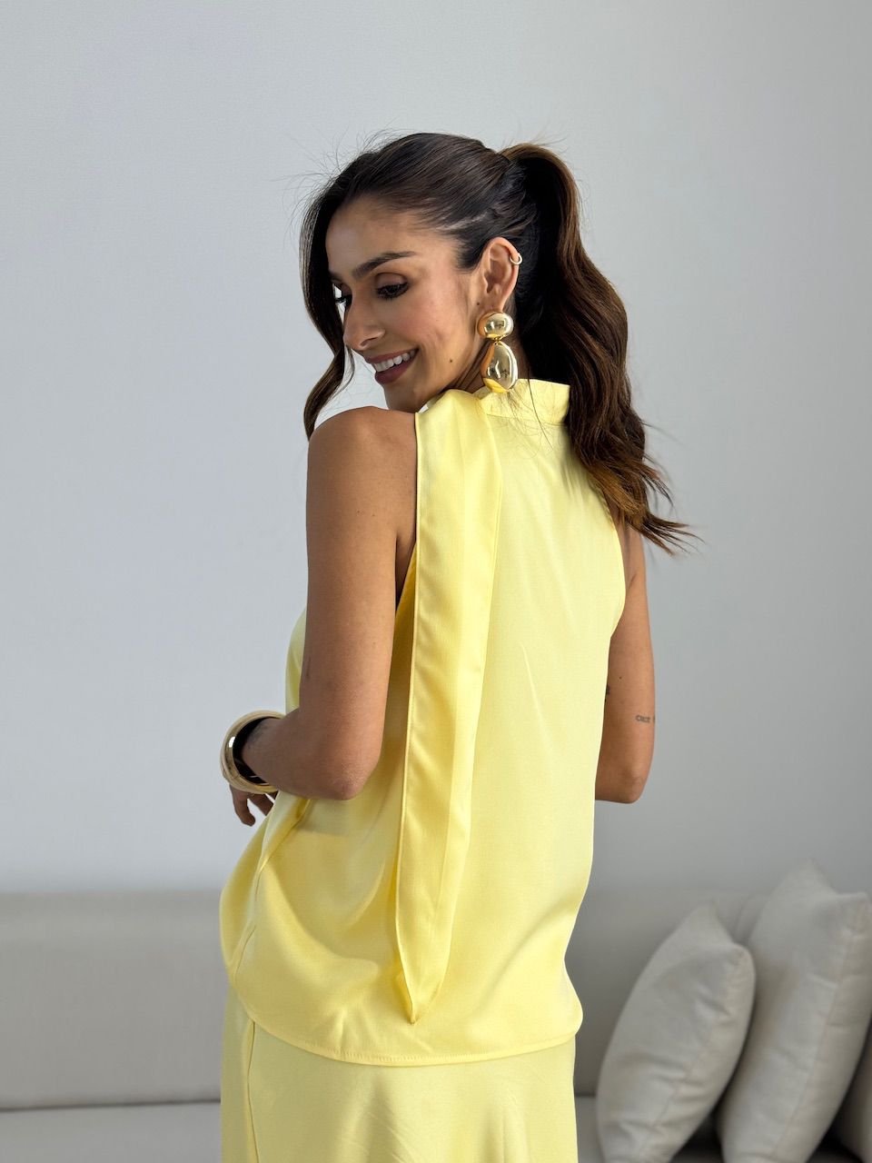 BLUSA LORENA NULA MANGA AMARELA