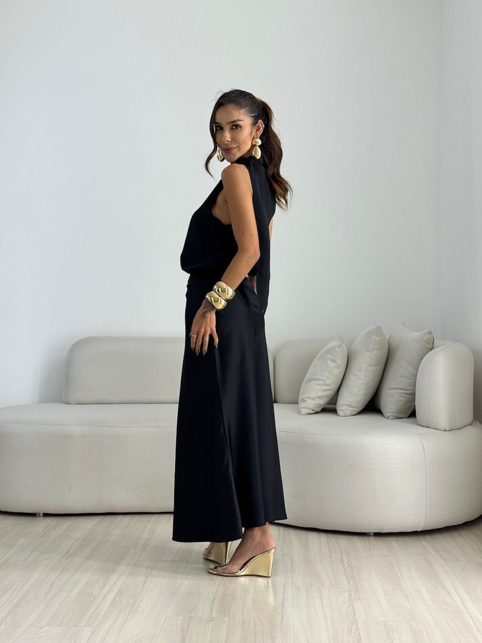 BLUSA LORENA NULA MANGA PRETA