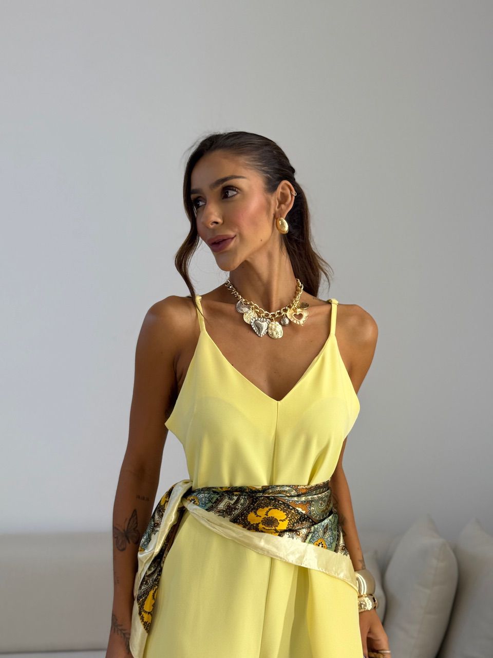 MACACÃO OLIVIA ALFAIATARIA AMARELO