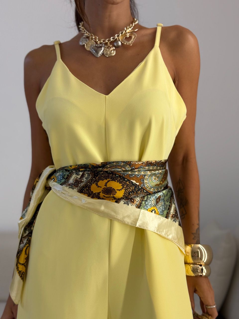 MACACÃO OLIVIA ALFAIATARIA AMARELO