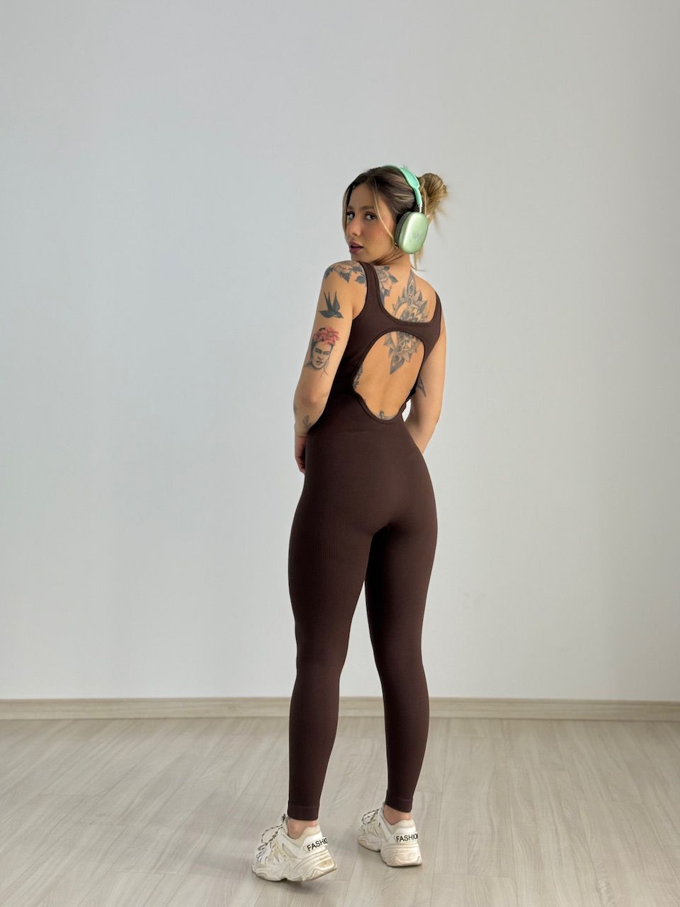 MACACÃO PAULA FIT CAVADO MARROM