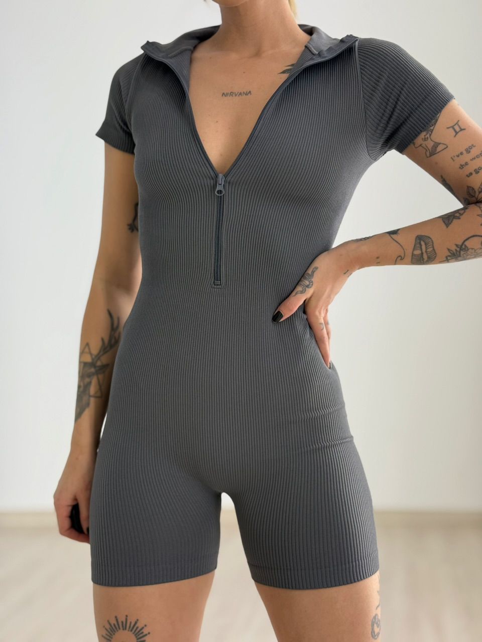 MACAQUINHO LAURA FIT MANGUINHA Chumbo