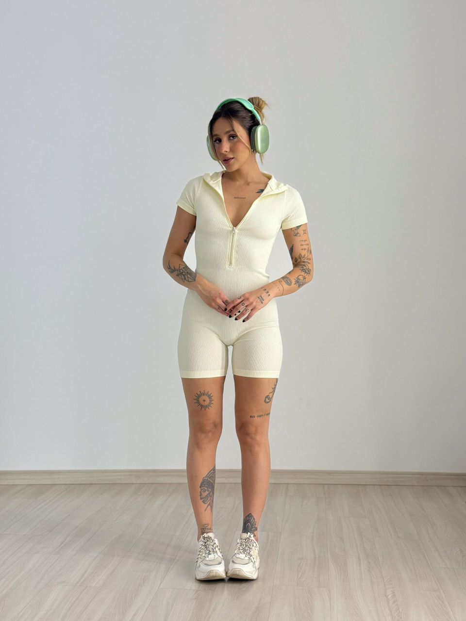 MACAQUINHO LAURA FIT MANGUINHA Marfim - 0072520056 - CAROLLA FERRARO