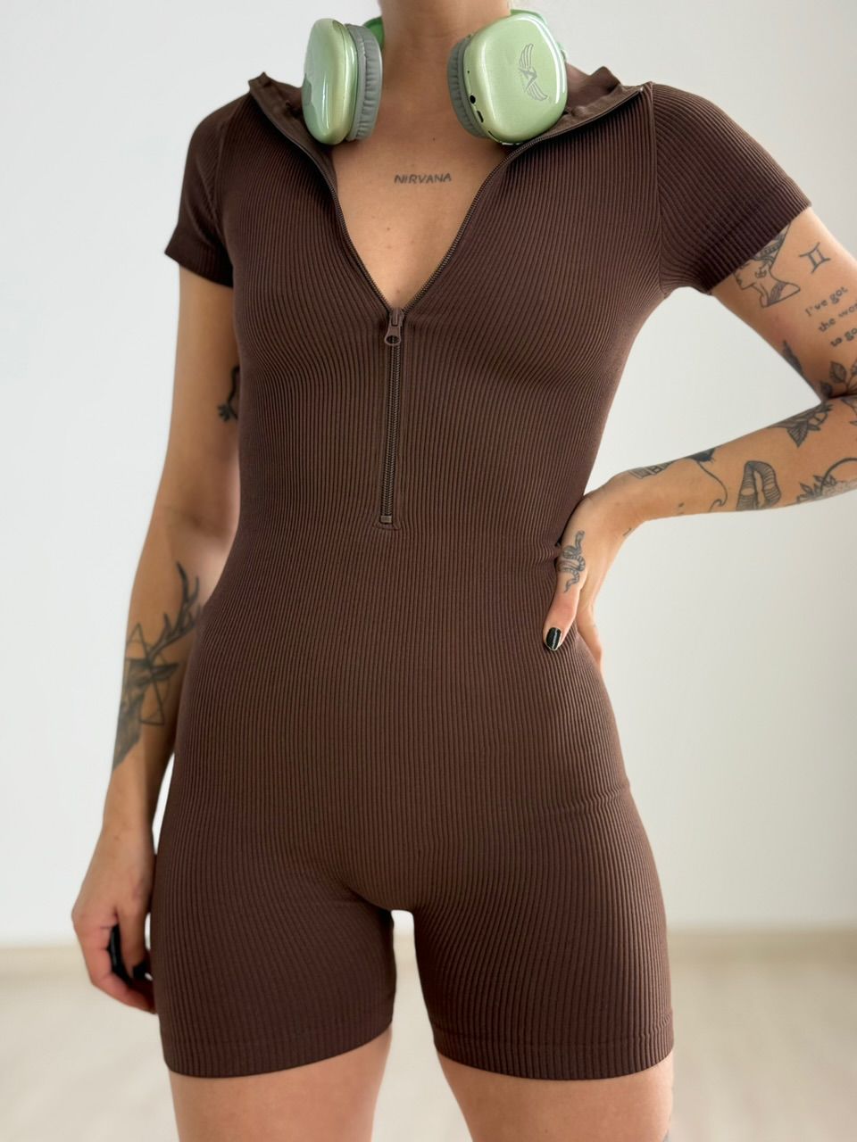 MACAQUINHO LAURA FIT MANGUINHA MARROM