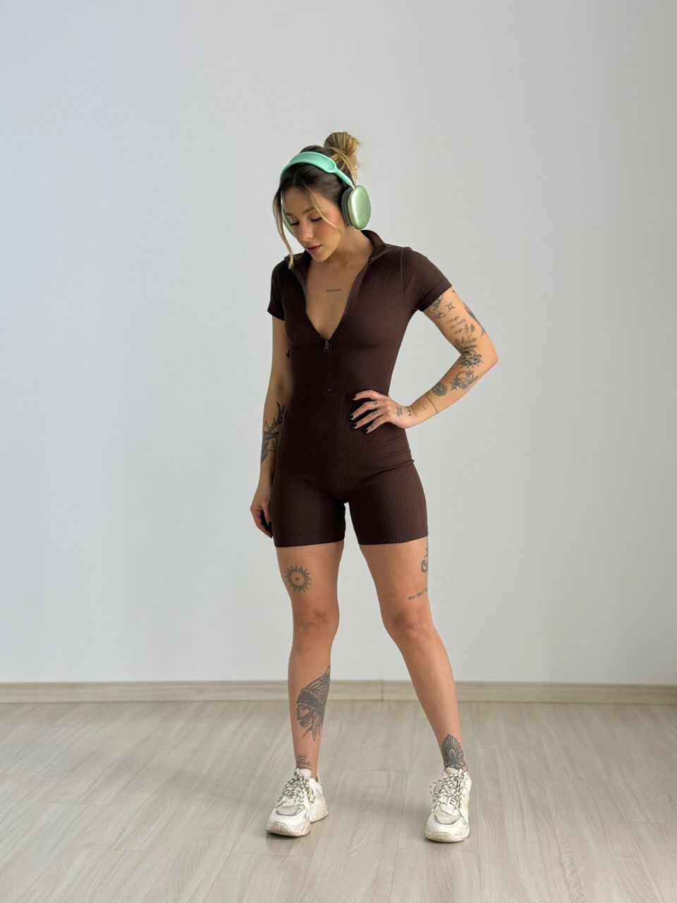 MACAQUINHO LAURA FIT MANGUINHA MARROM