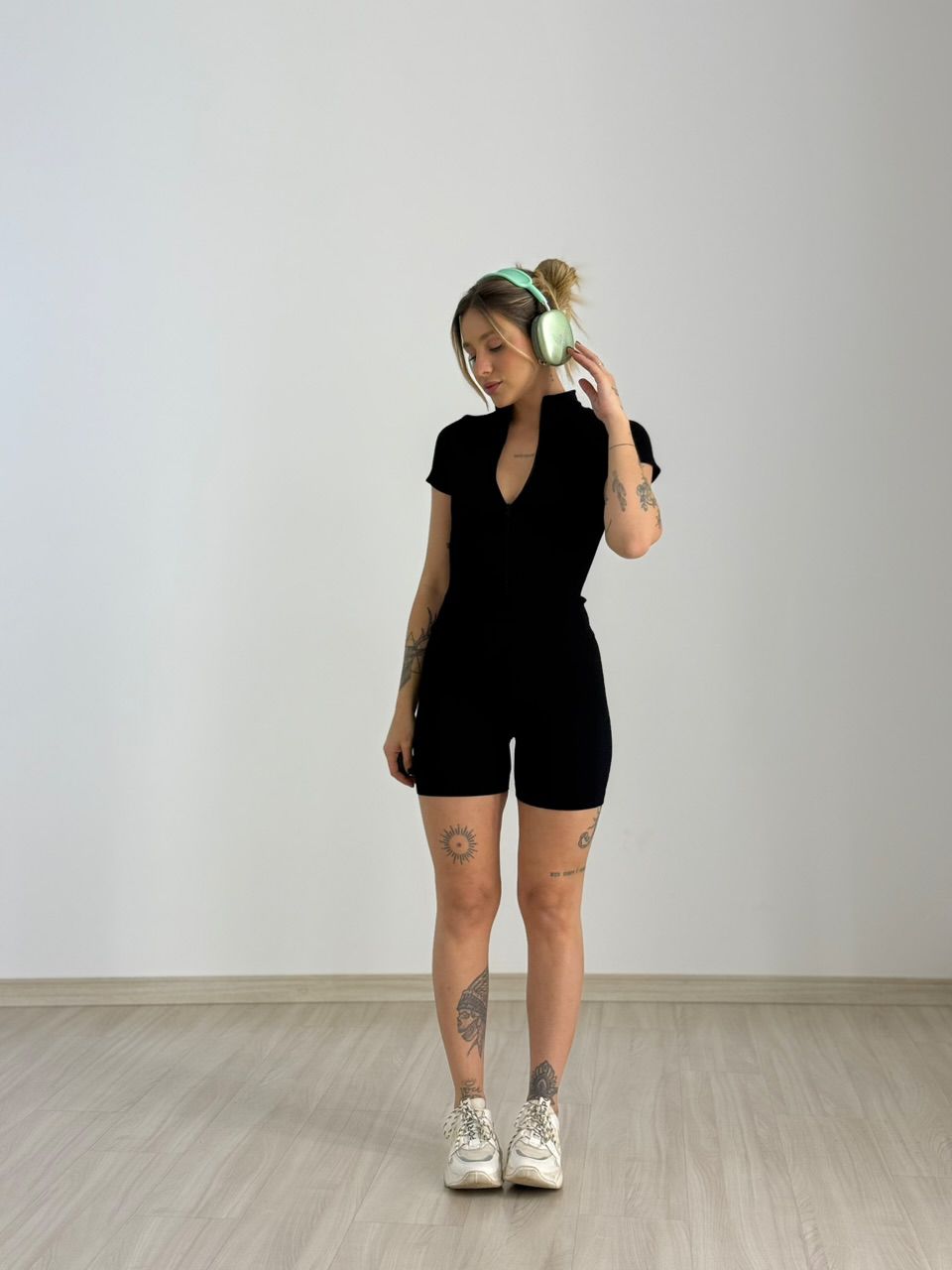 MACAQUINHO LAURA FIT MANGUINHA PRETO - 0072520032 - CAROLLA FERRARO