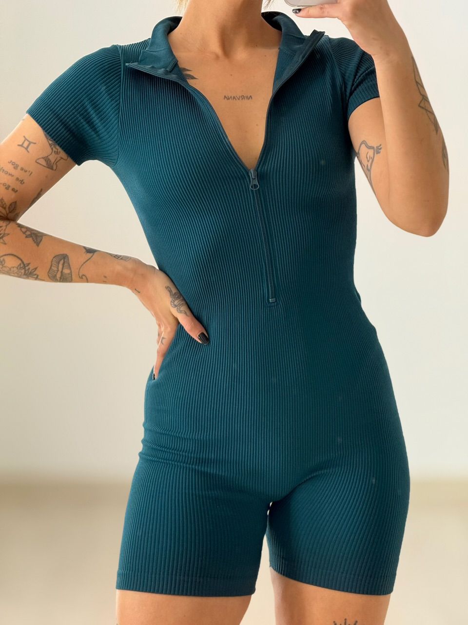 MACAQUINHO LAURA FIT MANGUINHA VERDE PETRÓLEO