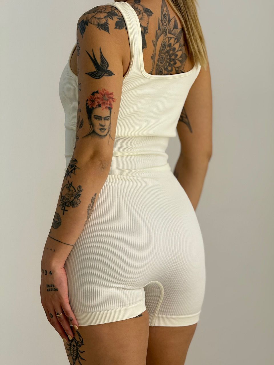 MACAQUINHO TAYNA FIT CAVADO MARFIM