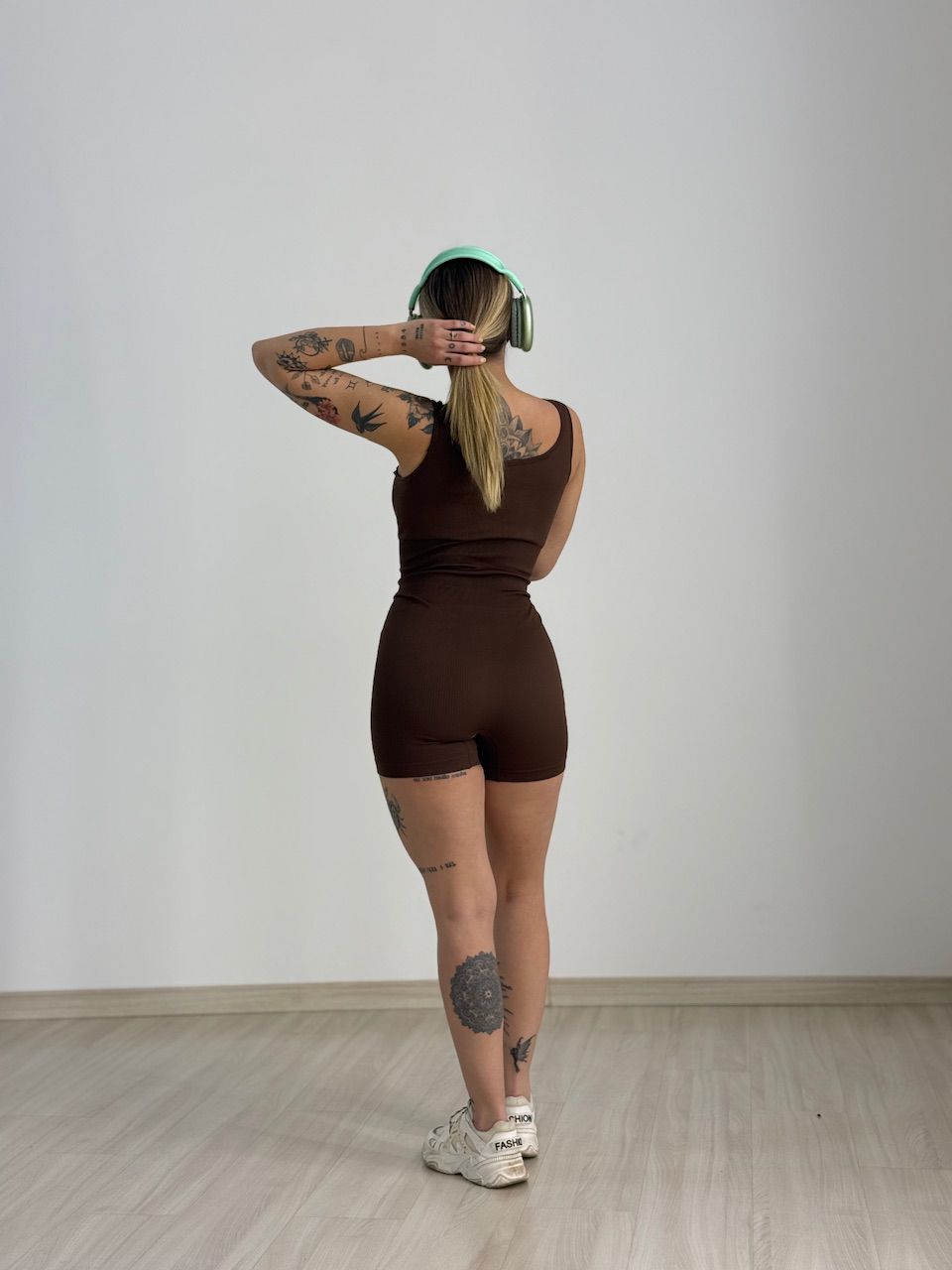 MACAQUINHO TAYNA FIT CAVADO MARROM