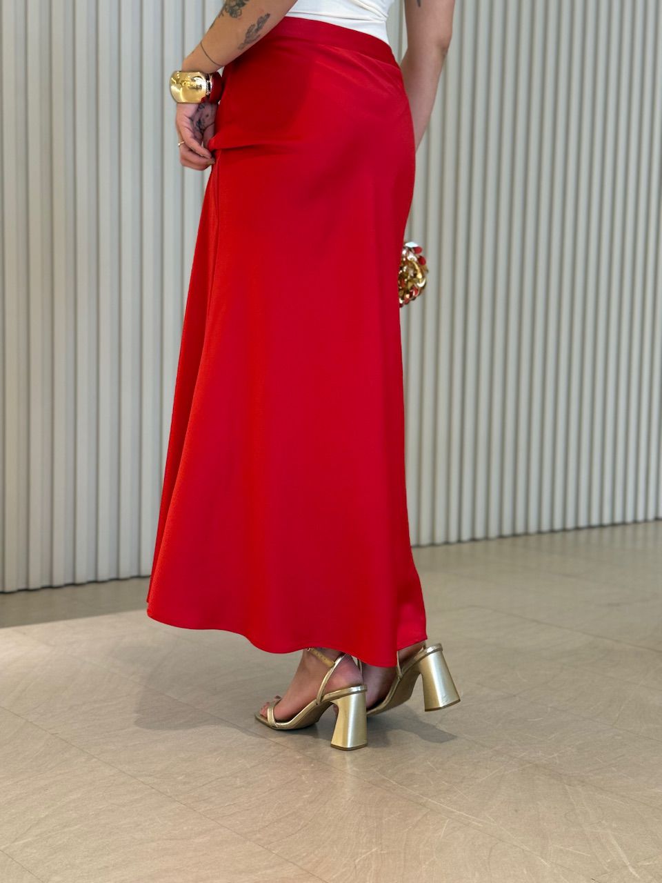 SAIA GABI ACETINADA VERMELHA