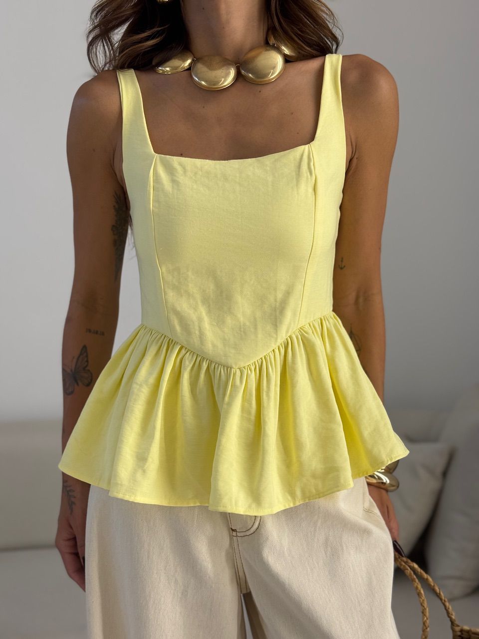 BLUSA ROSANA DECOTE QUADRADO YELLOW BUTTER