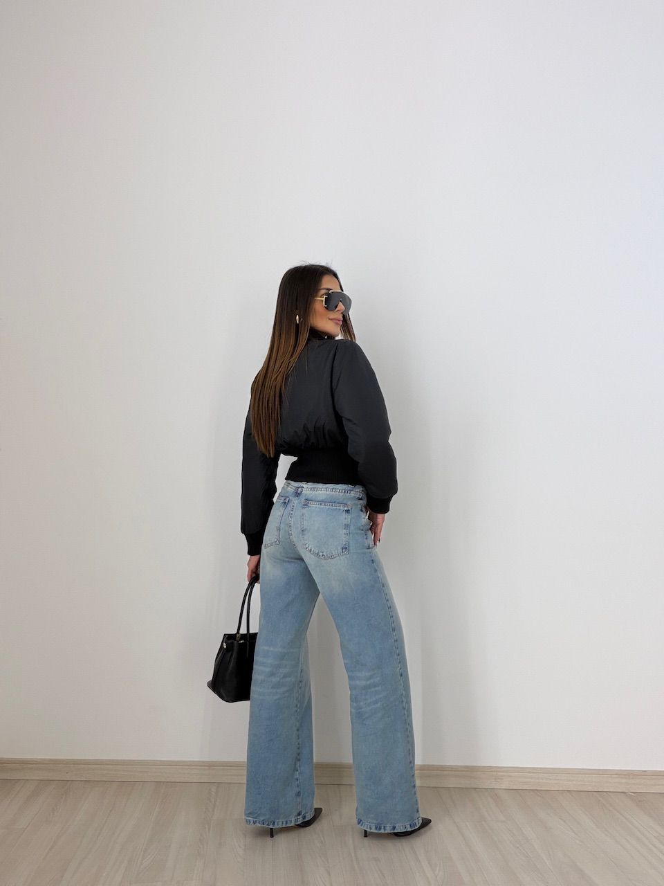 JAQUETA VIVIANE PUNHOS PRETA