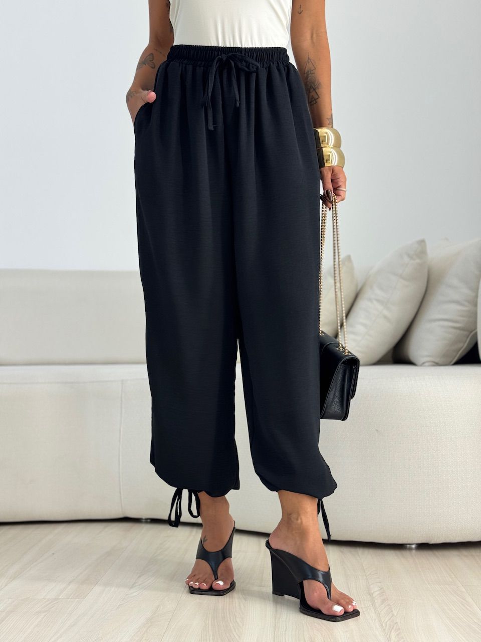 CALÇA FER 02 LASTEX PRETA - 0070780033 - CAROLLA FERRARO