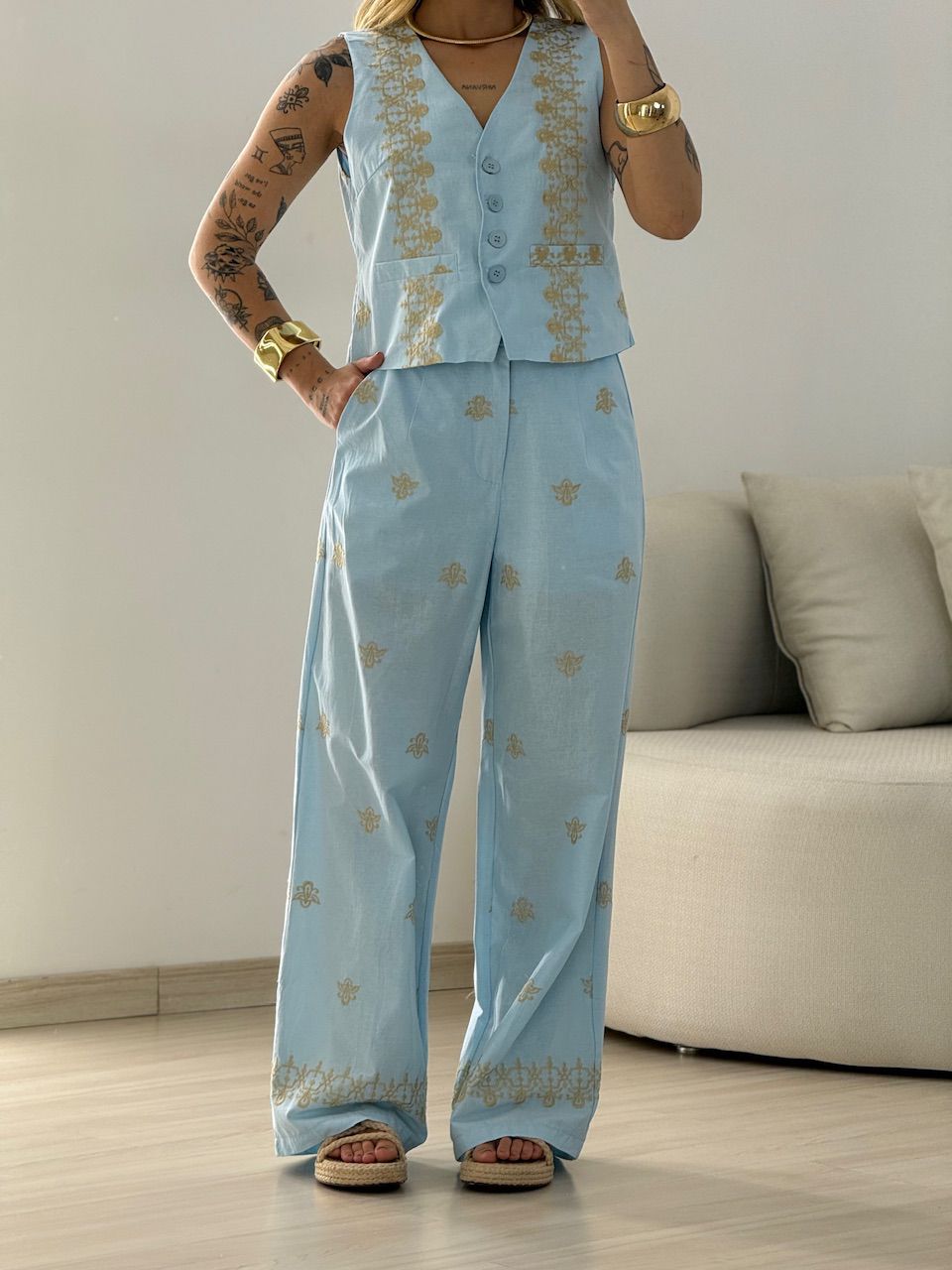 CONJUNTO SUELEN BORDADO BABY BLUE