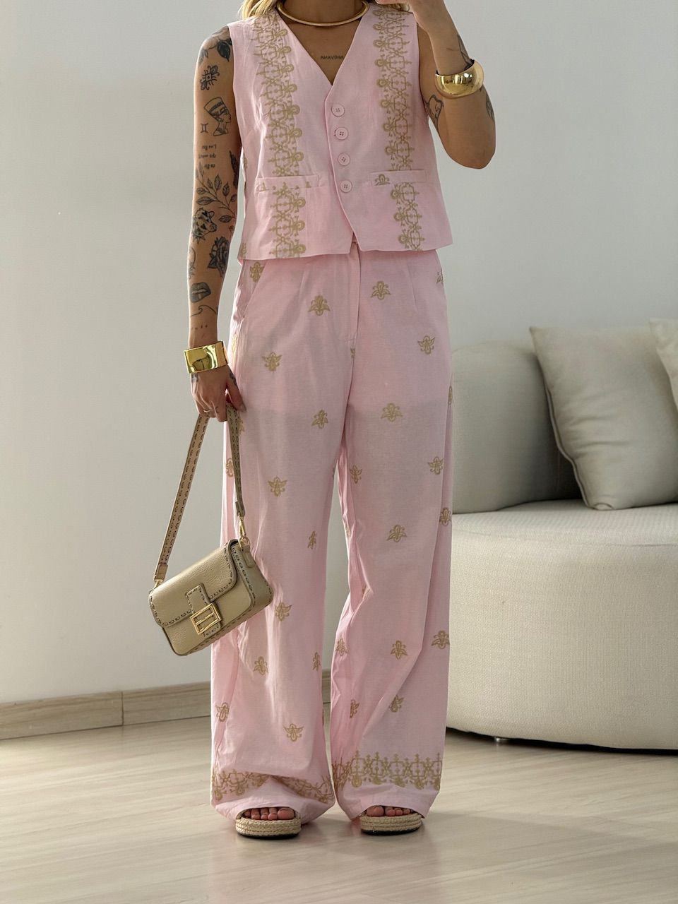 CONJUNTO SUELEN BORDADO BABY PINK