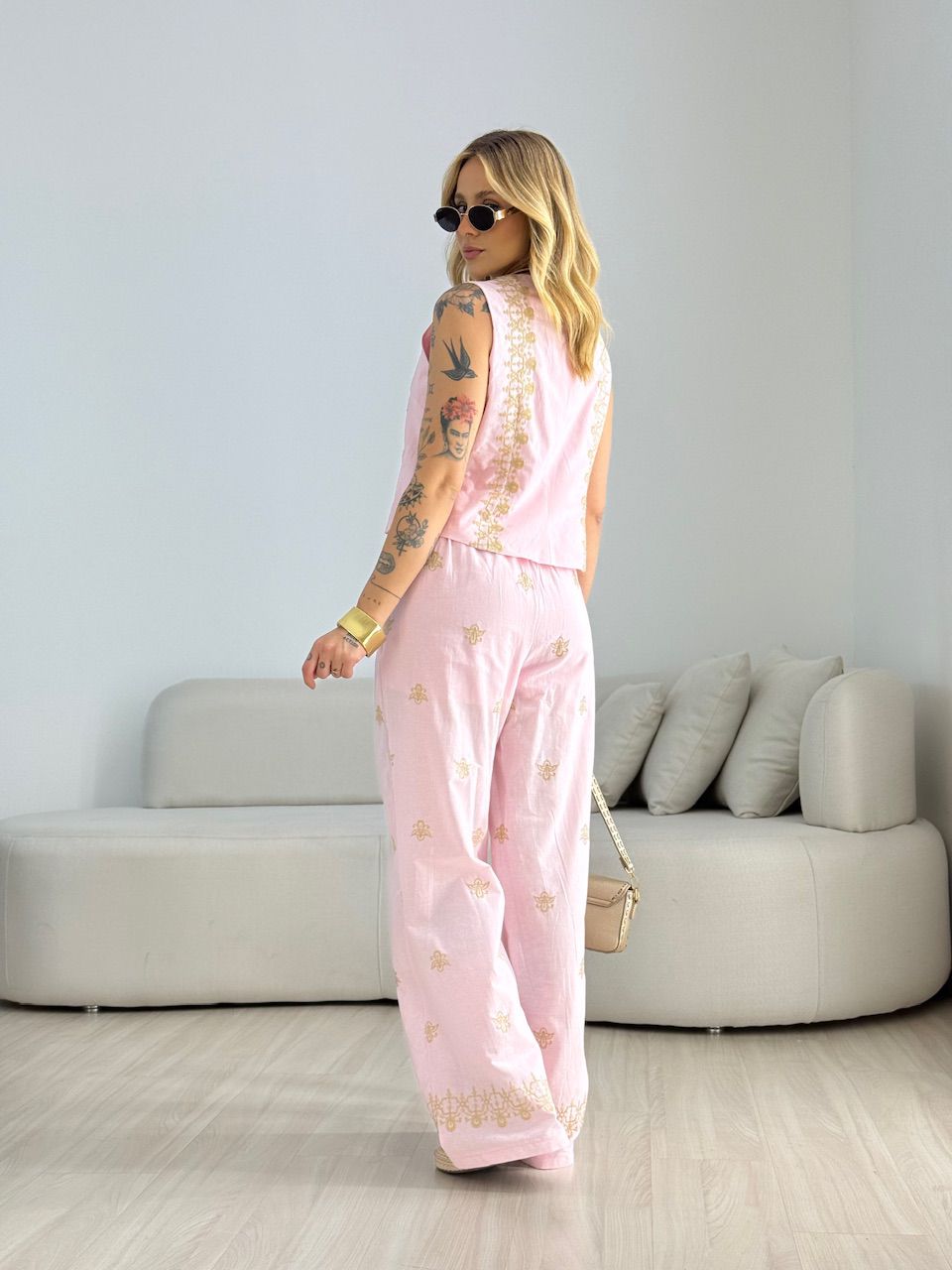 CONJUNTO SUELEN BORDADO BABY PINK