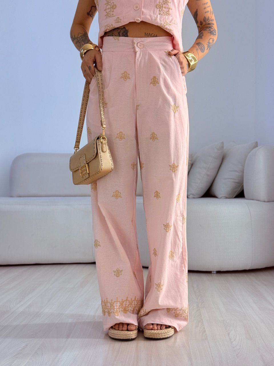 CONJUNTO SUELEN BORDADO BABY PINK