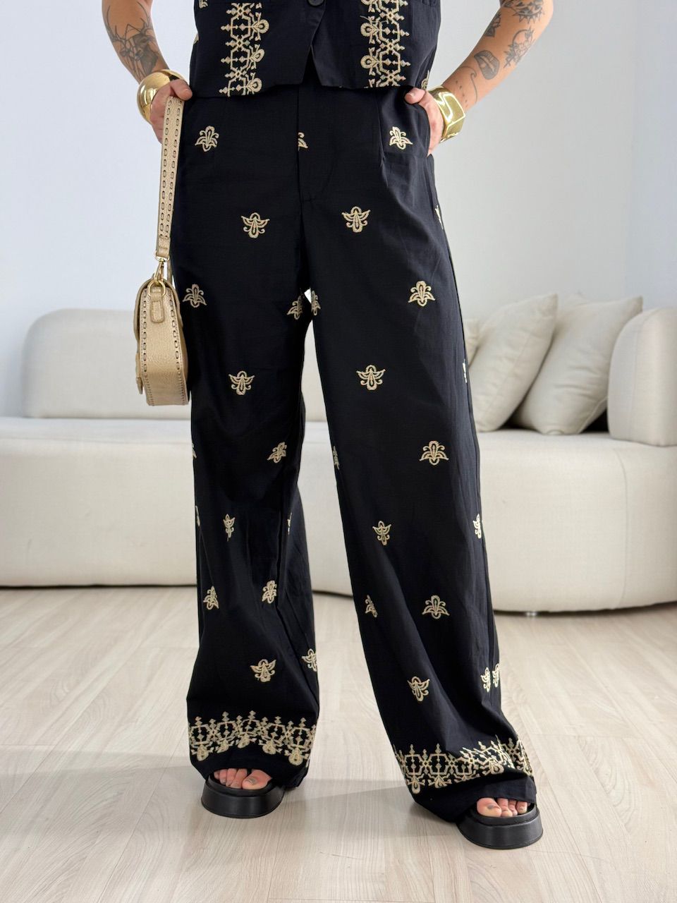 CONJUNTO SUELEN BORDADO PRETO