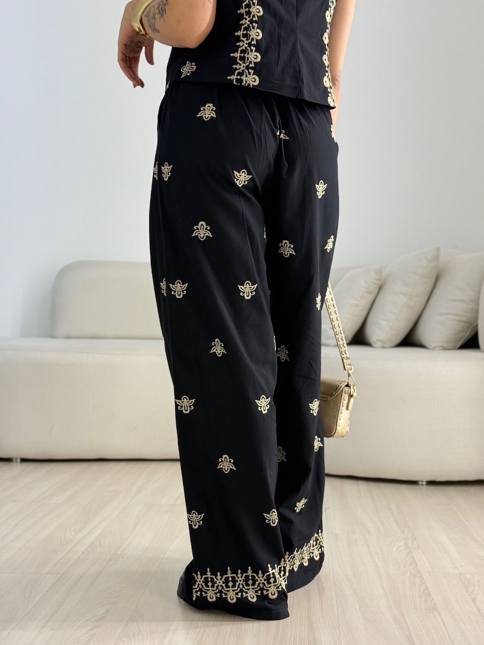 CONJUNTO SUELEN BORDADO PRETO