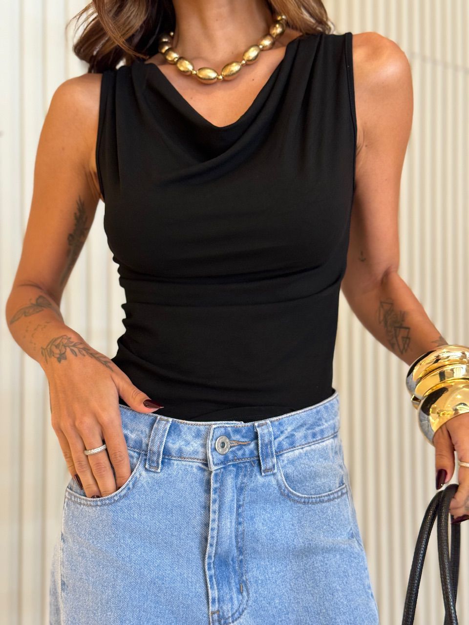 BLUSA RENATA CAVADA PRETA