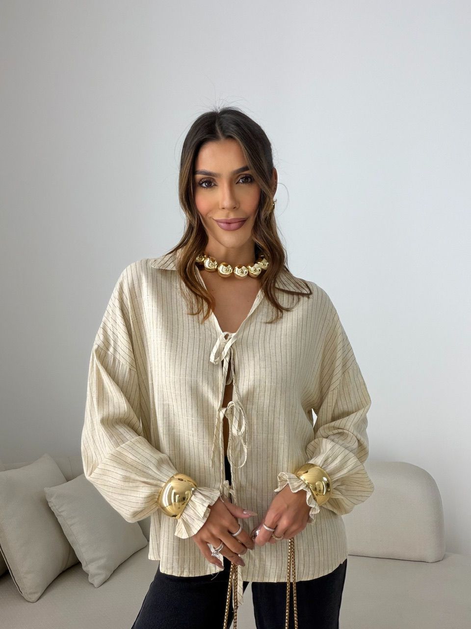 CAMISA MARIA CECÍLIA RISCA DE GIZ AREIA