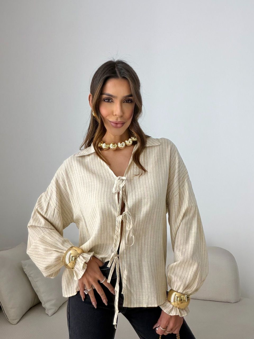 CAMISA MARIA CECÍLIA RISCA DE GIZ AREIA