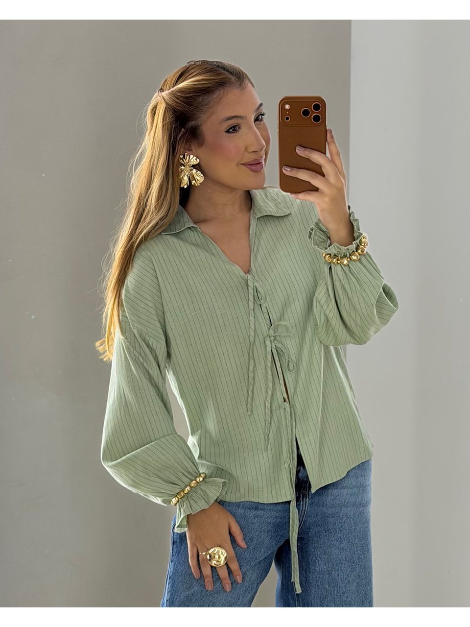 CAMISA MARIA CECÍLIA RISCA DE GIZ VERDE - 00792100... - CAROLLA FERRARO