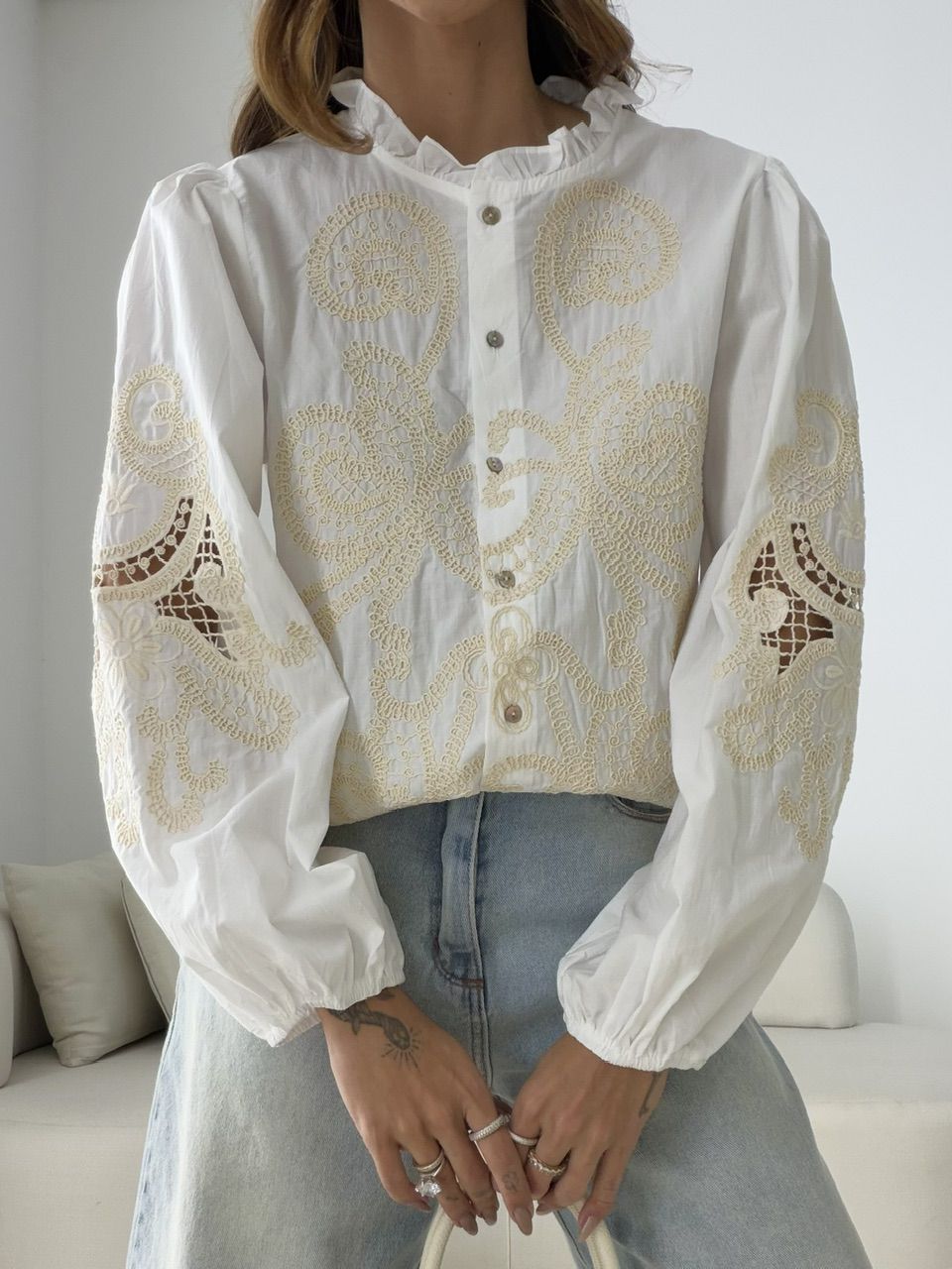 CAMISA VIVIAN BORDADA OFF