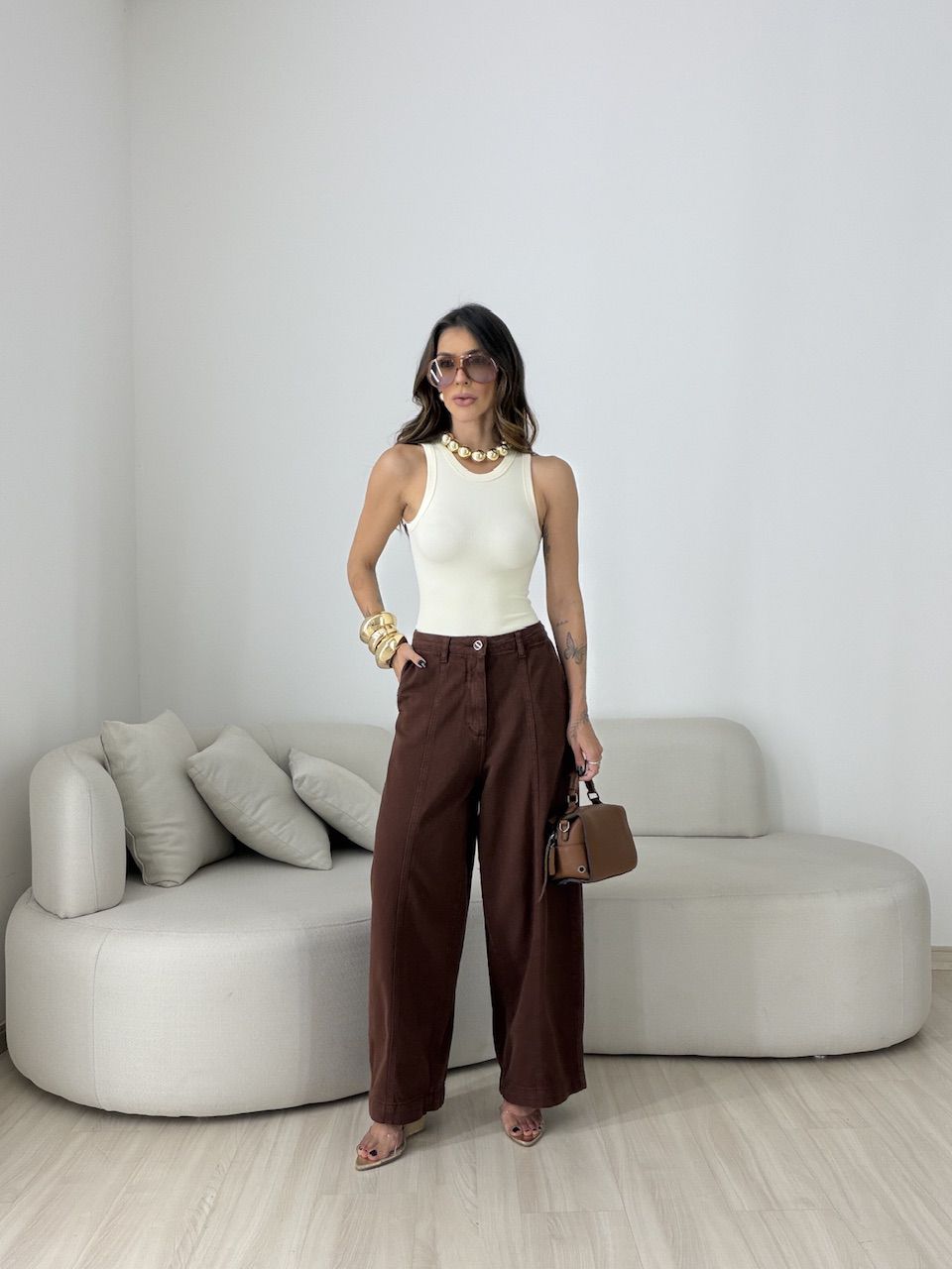CALÇA VALÉRIA BARREL MARROM