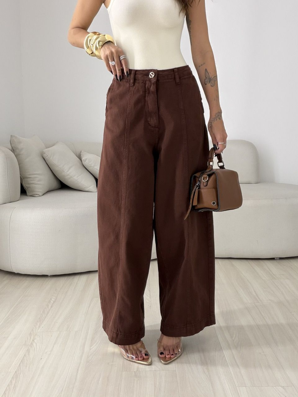 CALÇA VALÉRIA BARREL MARROM - 0080230054 - CAROLLA FERRARO