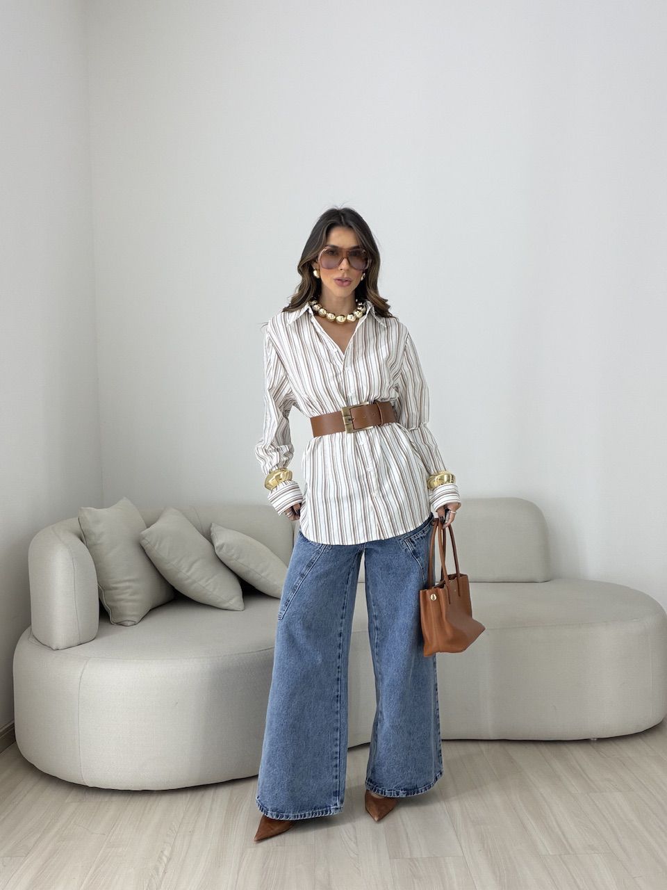 CAMISA HELENA LISTRADA MARROM