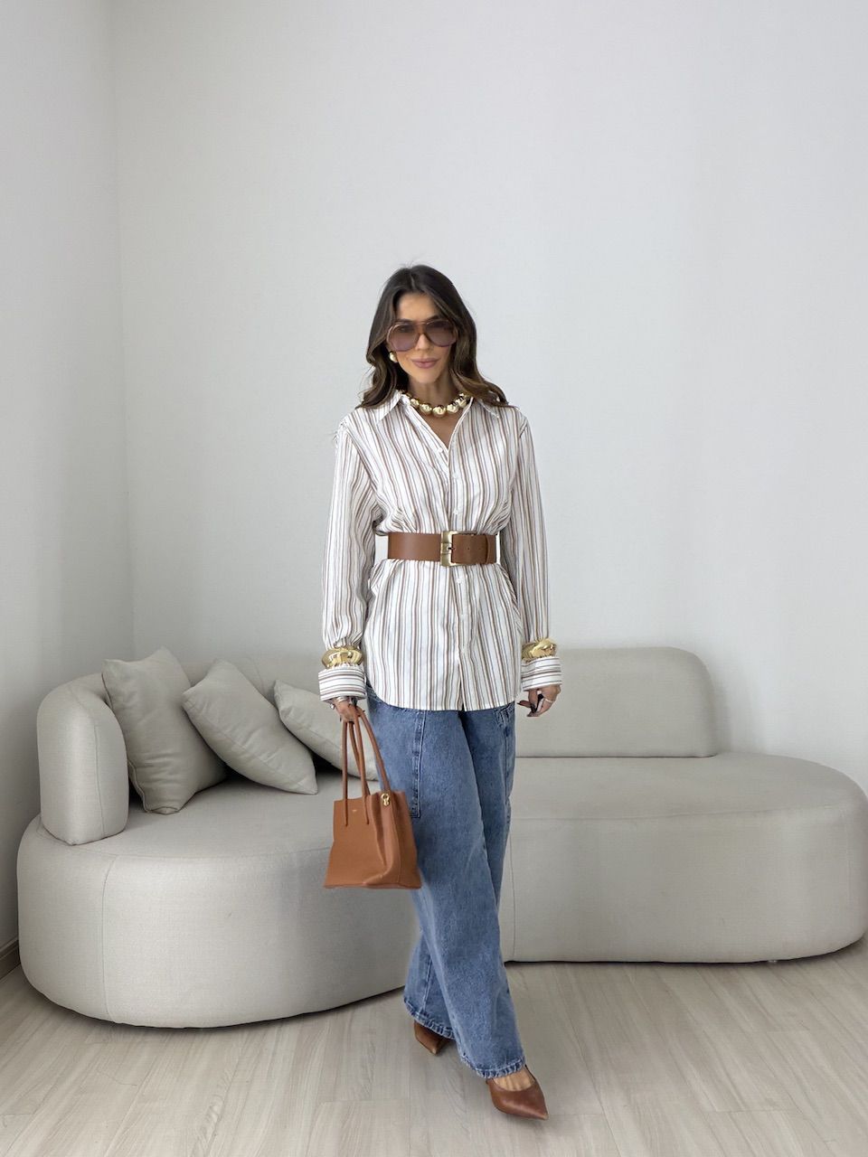 CAMISA HELENA LISTRADA MARROM