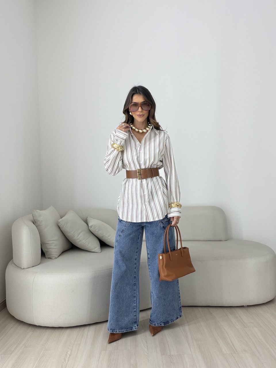 CAMISA HELENA LISTRADA MARROM