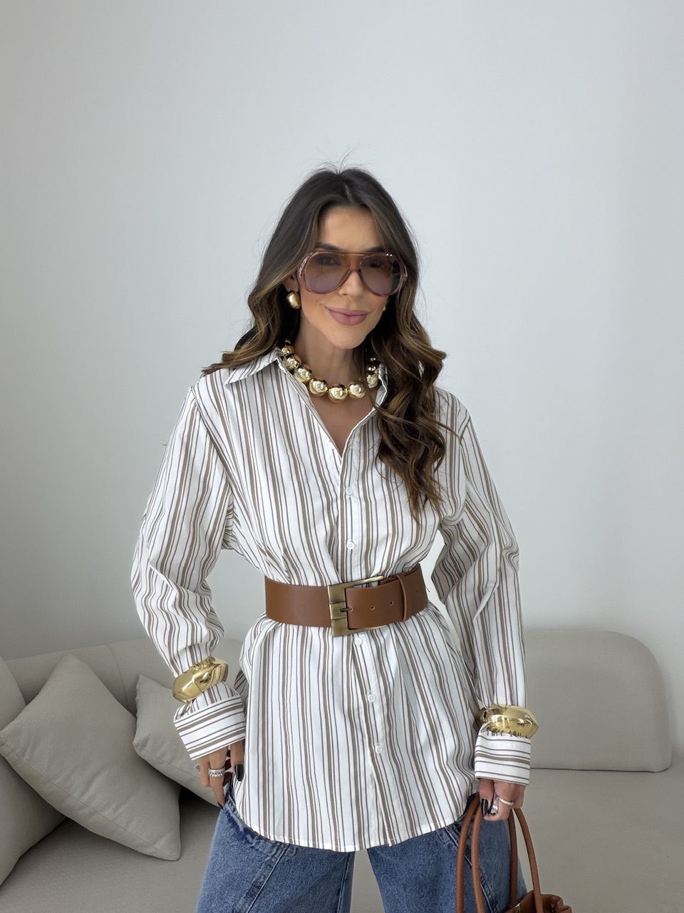 CAMISA HELENA LISTRADA MARROM