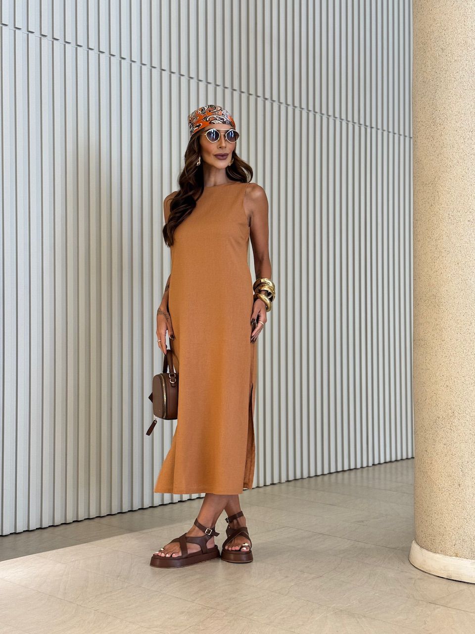 VESTIDO SABRINA LONGUETE MARROM