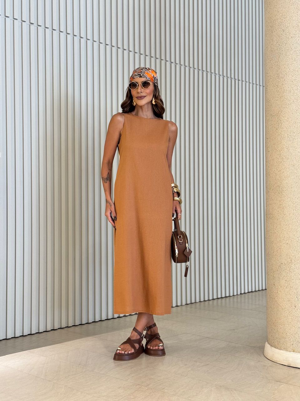 VESTIDO SABRINA LONGUETE MARROM - 0070670054 - CAROLLA FERRARO